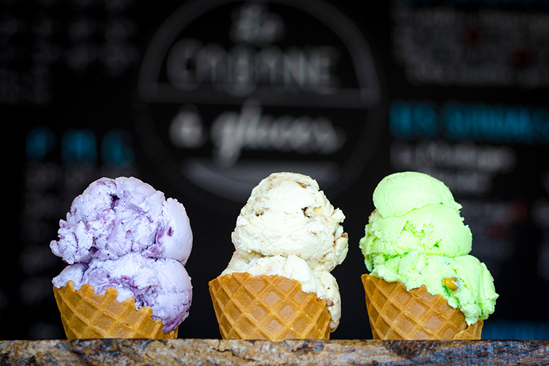 La Cabane à glaces propose des délices glaces pour tous les amateurs de crème glacée.